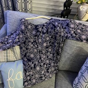 Navy and cream INC brand top with just below the elbow sleeve. XL